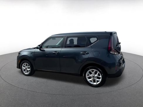 Used 2025 Kia Soul LX w/ LX Technology Package image 8