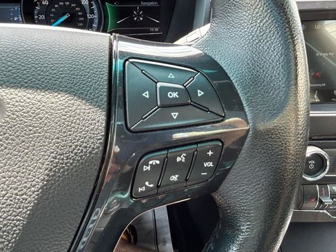 Used 2017 Ford Explorer XLT w/ XLT Technology Feature Bundle AWD/4WD image 21