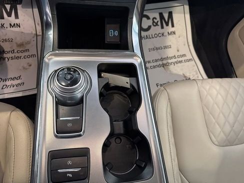 Used 2023 Ford Edge Titanium image 10