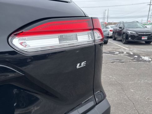 Used 2023 Toyota Corolla Cross LE image 8