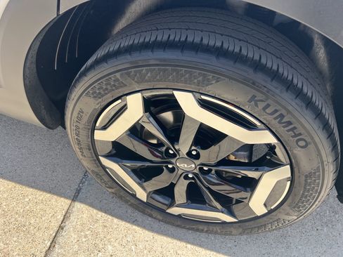 Used 2025 Kia Telluride S FWD image 8