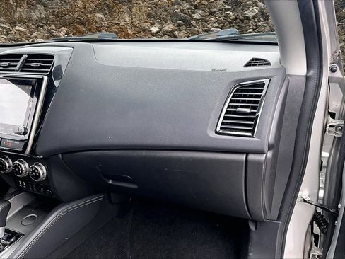 Used 2020 Mitsubishi Outlander Sport SE image 9