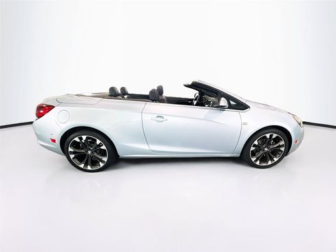 Used 2019 Buick Cascada Premium FWD image 5