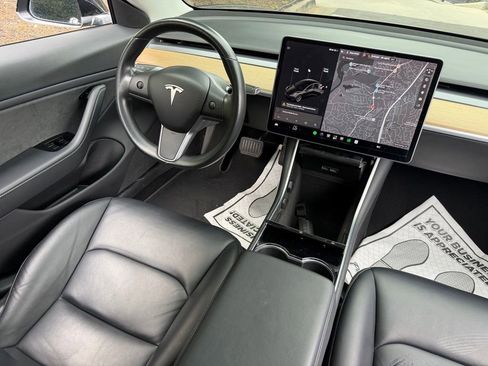 Used 2019 Tesla Model 3 Mid Range RWD image 42