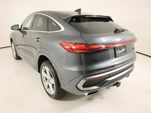 New 2025 Audi Q5 Prestige image 3