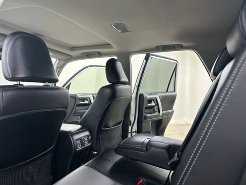 Used 2022 Toyota 4Runner SR5 Premium w/ Moonroof Package AWD/4WD image 27
