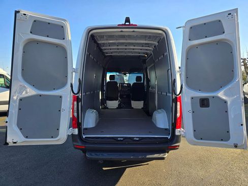 New 2025 Mercedes-Benz Sprinter 2500 image 14