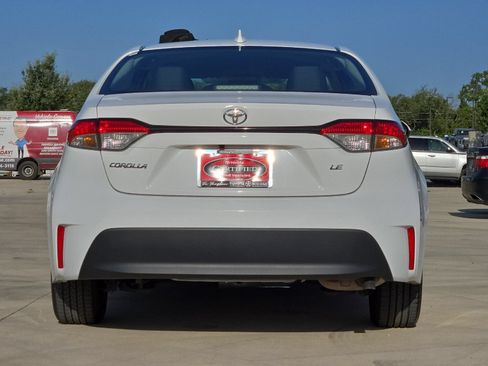 Used 2024 Toyota Corolla LE FWD image 4