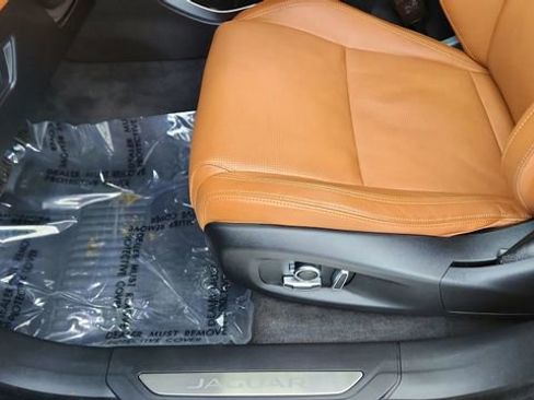 Used 2025 Jaguar F-PACE R-Dynamic S image 33