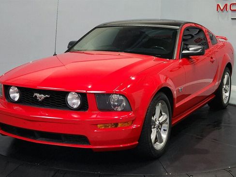 Used 2006 Ford Mustang GT RWD image 4
