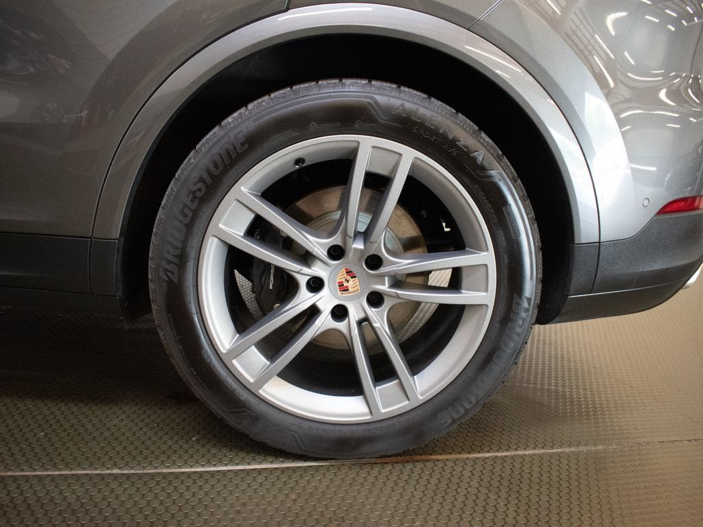 Certified 2026 Porsche Cayenne S AWD/4WD image 13