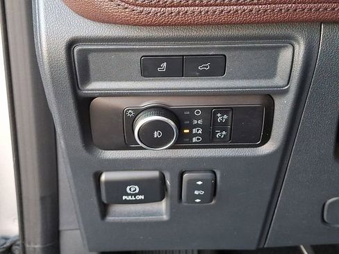 Used 2023 Ford Expedition Max Limited image 33