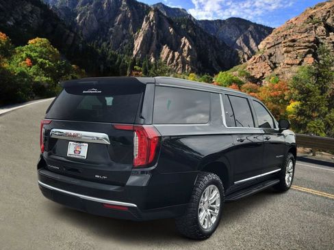 Used 2023 GMC Yukon XL SLT AWD/4WD image 3