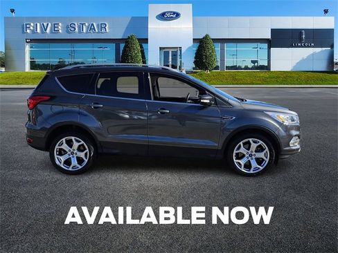Used 2019 Ford Escape Titanium w/ U9j03 - Titanium Tow Package image 9