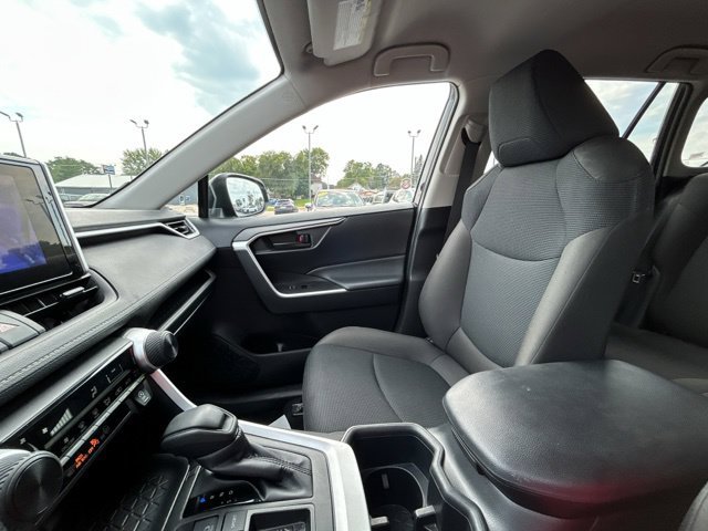 Used 2025 Toyota RAV4 LE FWD image 40