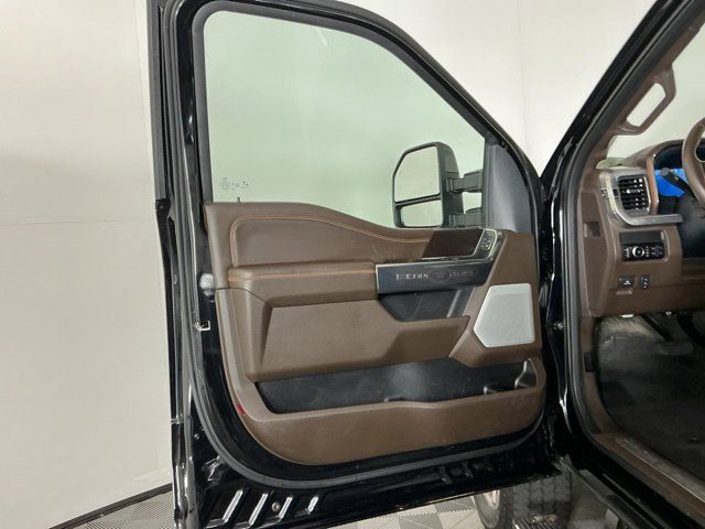 Used 2025 Ford F350 King Ranch AWD/4WD image 17