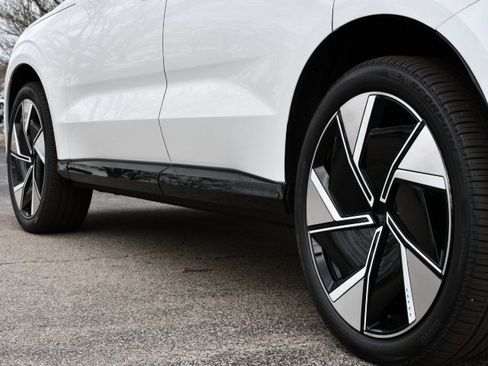 New 2025 Volvo EX90 Plus image 10