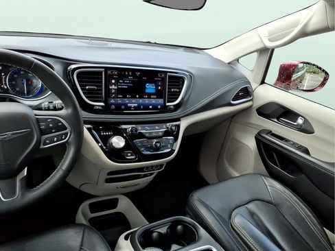Used 2022 Chrysler Pacifica Touring-L AWD/4WD image 20