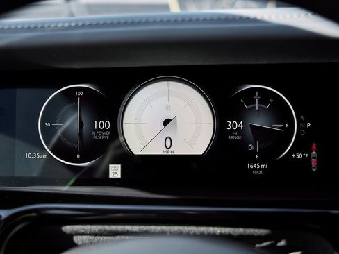 Used 2025 Rolls-Royce Phantom Sedan image 72