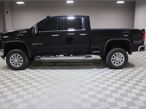 Used 2024 Chevrolet Silverado 2500 LTZ w/ LTZ Convenience Package AWD/4WD image 8