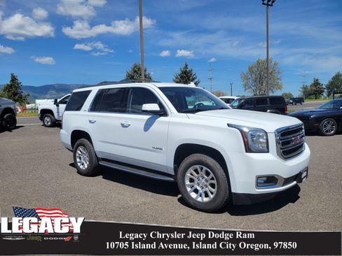 Used 2017 GMC Yukon SLT AWD/4WD image 1