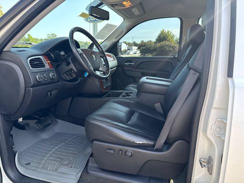 Used 2011 Chevrolet Silverado 1500 LTZ w/ LTZ White Diamond Edition AWD/4WD image 10