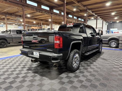Used 2015 GMC Sierra 2500 Denali w/ Duramax Plus Package image 5