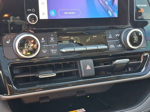 Used 2023 Toyota Highlander XLE image 15