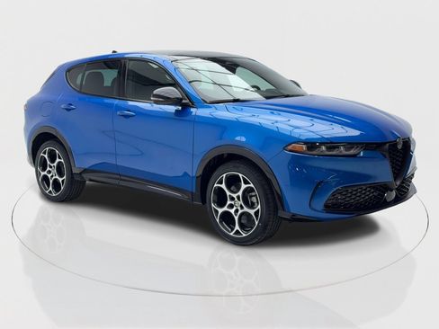 New 2025 Alfa Romeo Tonale w/ Premium Package image 1