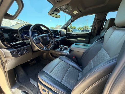 Used 2022 Chevrolet Silverado 1500 ZR2 w/ Technology Package AWD/4WD image 10
