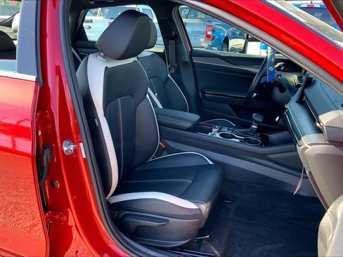 Used 2026 Kia K5 GT-Line w/ GT-Line Premium Package FWD image 9