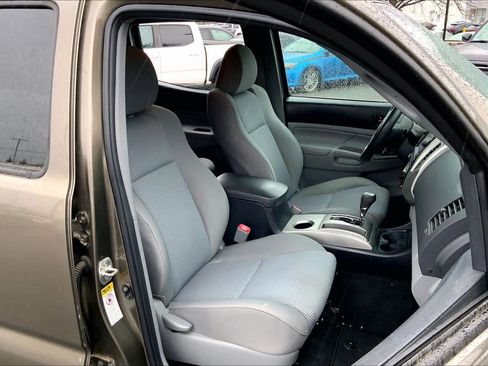 Used 2013 Toyota Tacoma 4x4 Double Cab w/ TRD Sport Pkg image 9