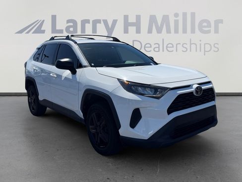 Used 2020 Toyota RAV4 LE w/ Carpet Mat Package FWD image 7