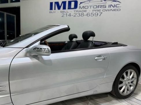Used 2008 Mercedes-Benz SL 550 w/ P1 Pkg image 19