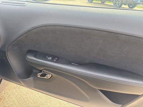 Used 2016 Dodge Challenger SRT Hellcat image 26