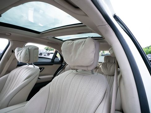Used 2022 Mercedes-Benz S 500 4MATIC w/ Warmth & Comfort Package image 31