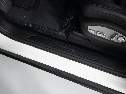 Certified 2020 Porsche Macan image 34