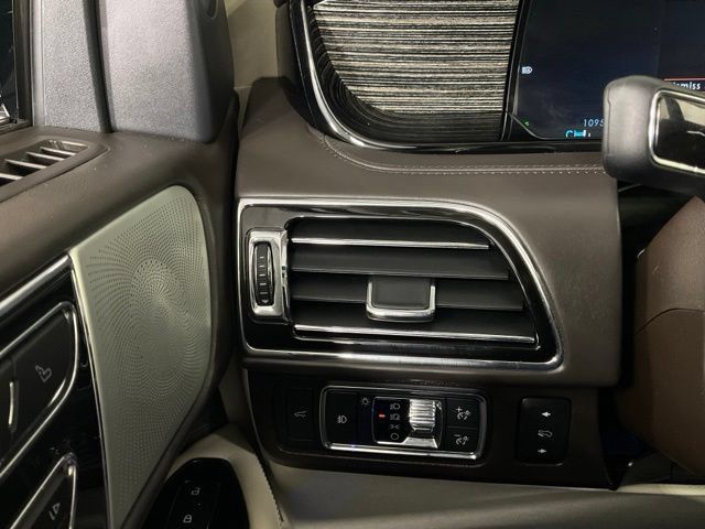 Used 2022 Lincoln Navigator L Black Label AWD/4WD image 22