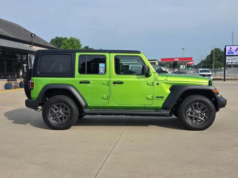 Used 2026 Jeep Wrangler Unlimited Sport AWD/4WD image 3