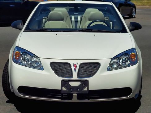 Used 2007 Pontiac G6 GT w/ Sport Package FWD image 2