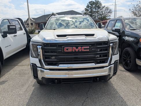 New 2026 GMC Sierra 3500 Pro w/ Convenience Package image 2
