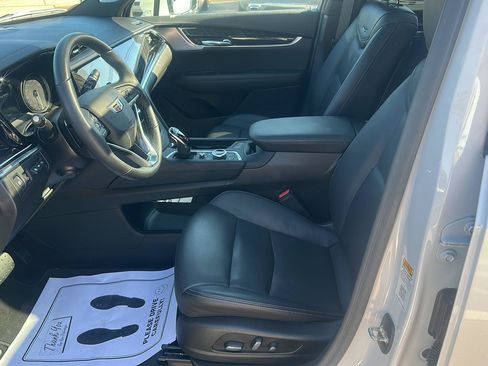 Used 2022 Cadillac XT6 Premium Luxury w/ Technology Package AWD/4WD image 22