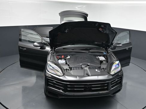 New 2026 Porsche Cayenne Coupe AWD/4WD image 28