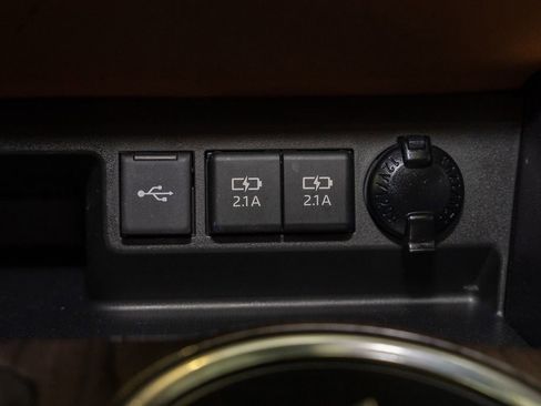 Used 2021 Toyota Highlander Platinum image 18