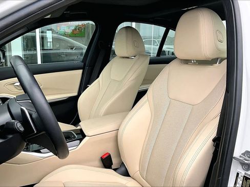 Certified 2024 BMW 330i Sedan w/ Premium Package image 7
