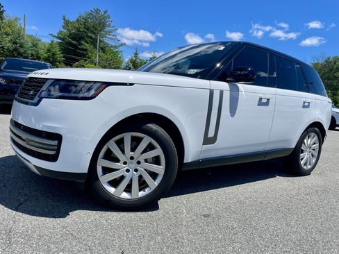 Used 2025 Land Rover Range Rover SE AWD/4WD image 1