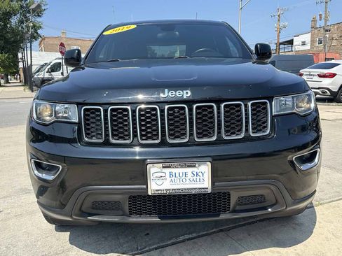 Used 2019 Jeep Grand Cherokee Laredo RWD image 2