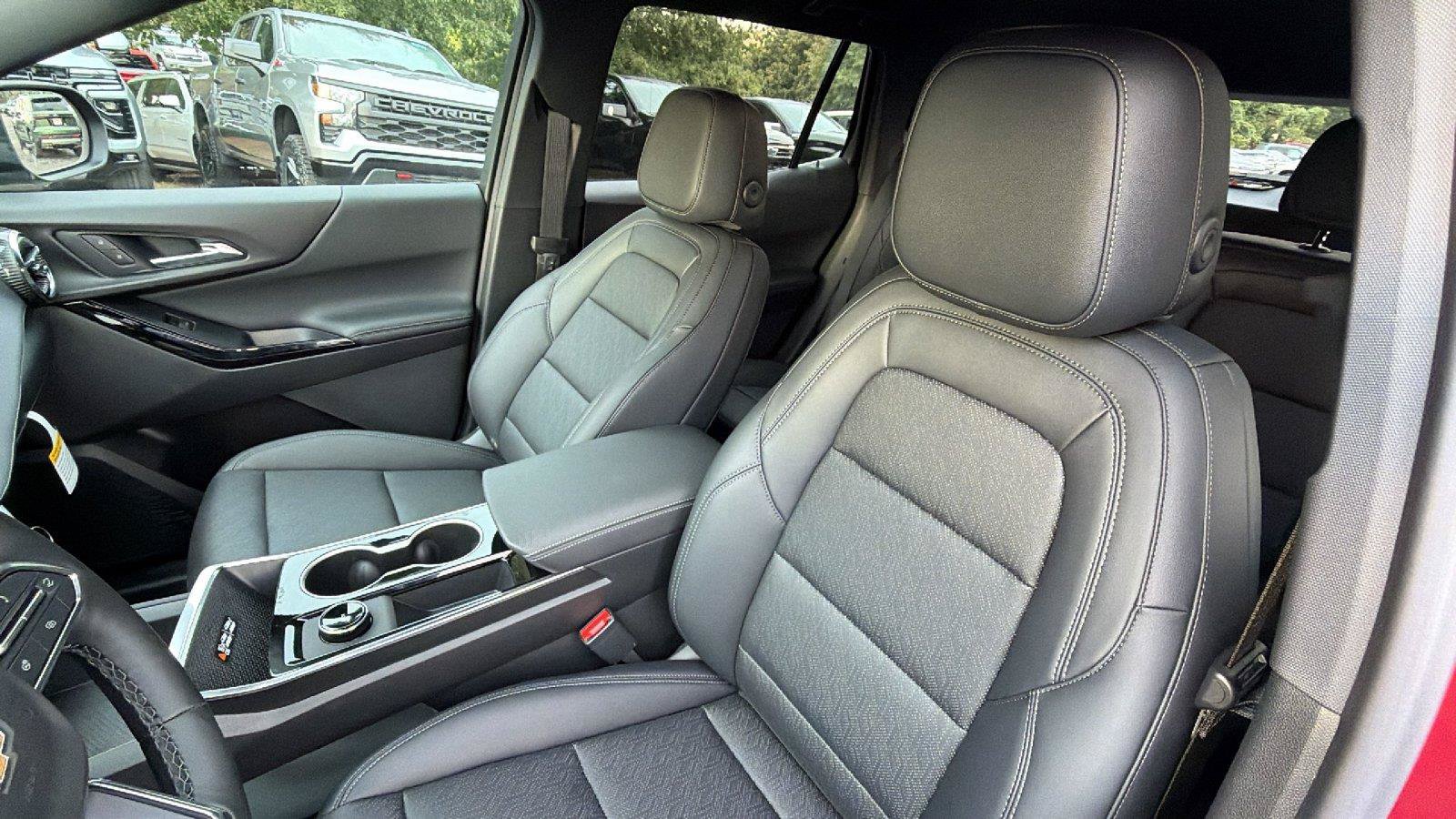 New 2027 Chevrolet Equinox LT w/ Convenience Package II FWD image 4