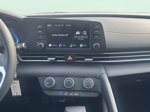 Certified 2026 Hyundai Elantra SE FWD image 11