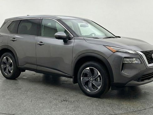 Used 2025 Nissan Rogue SV image 1